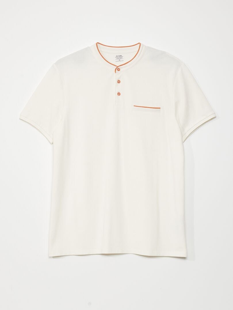 Camisa polo em piqué de algodão com gola mandarim - BRANCA