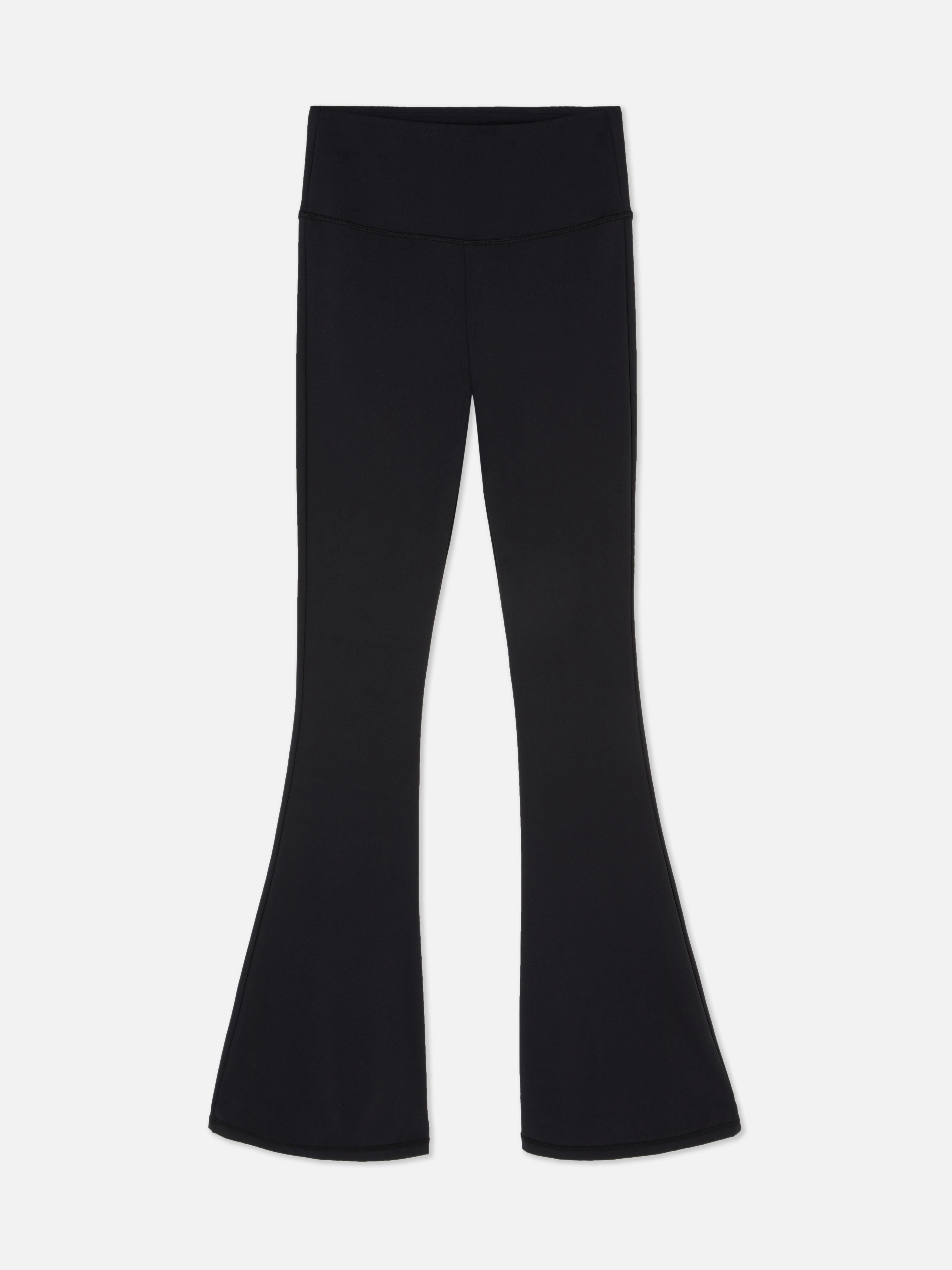 Ultraweiche, ausgestellte Leggings. Ausgestellte Leggings mit breitem Bund und extra Stretch.