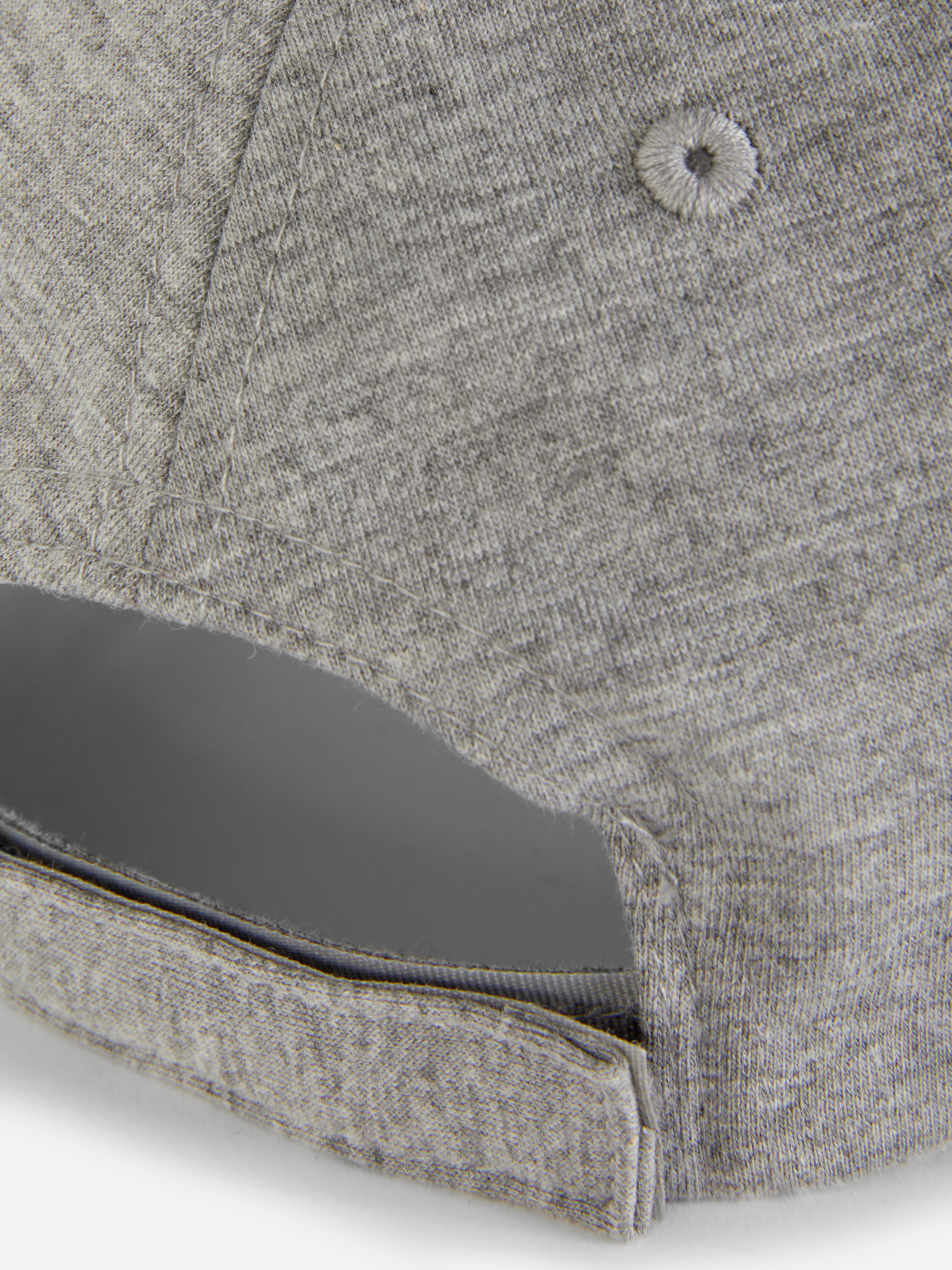 Solid baseball cap Complete your style with our baseball cap.