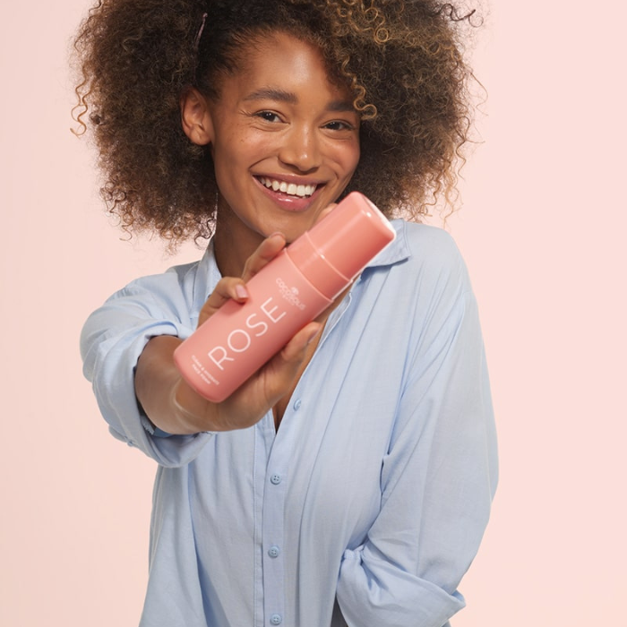 Schiuma detergente viso idratante alla rosa Cocosolis