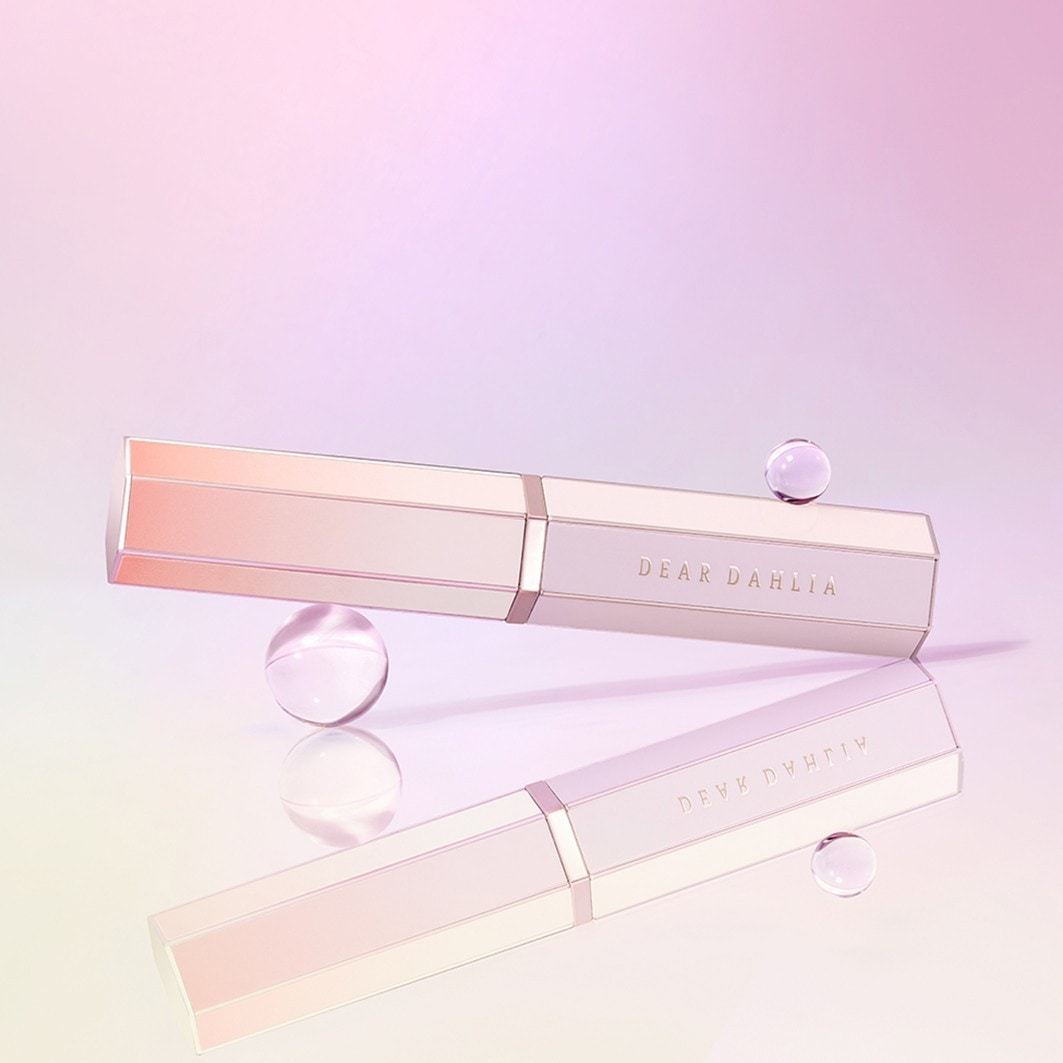 „Dear Dahlia“ lūpų dažai „Lip Allure Glow Shine“ – 2,4 g