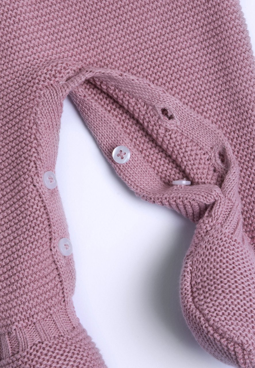 Gestrickter Pyjama mit Rüschen
