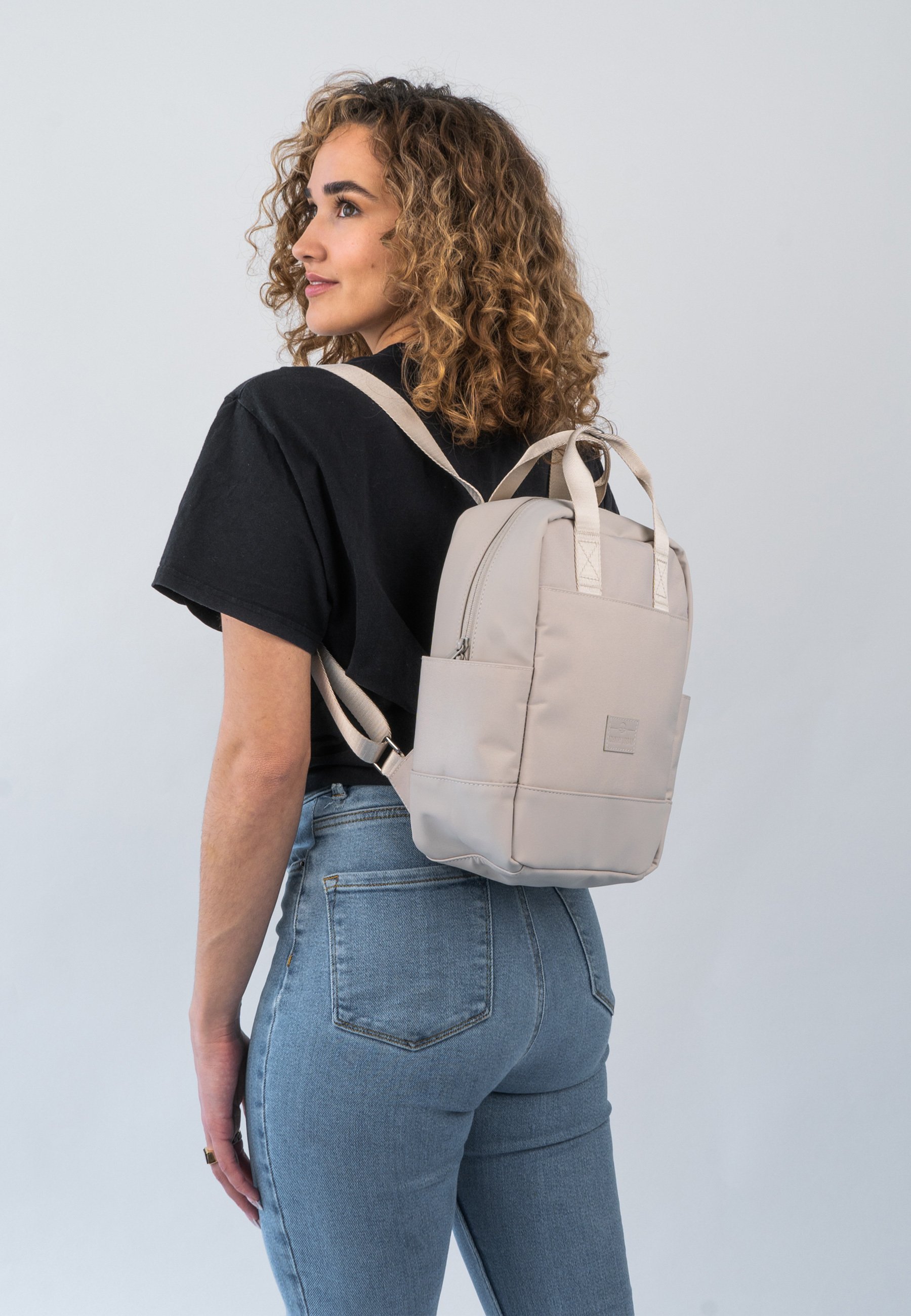 Johnny Urban JONA SMALL - Sac à dos - sable