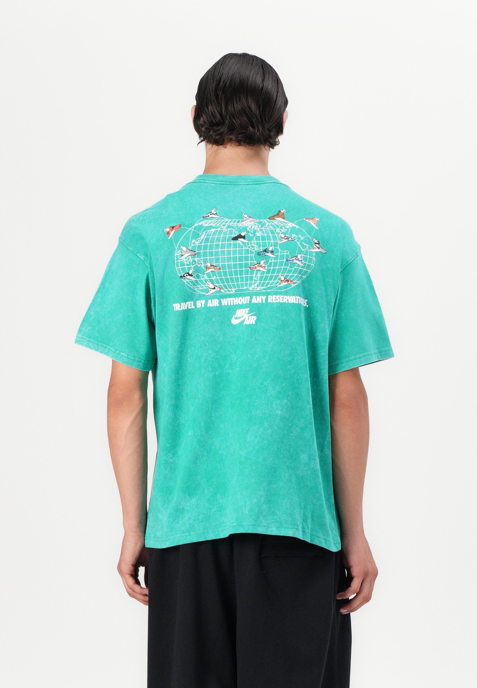 Nike Sportswear TEE CULTURE - T-shirt imprimé - vert stade