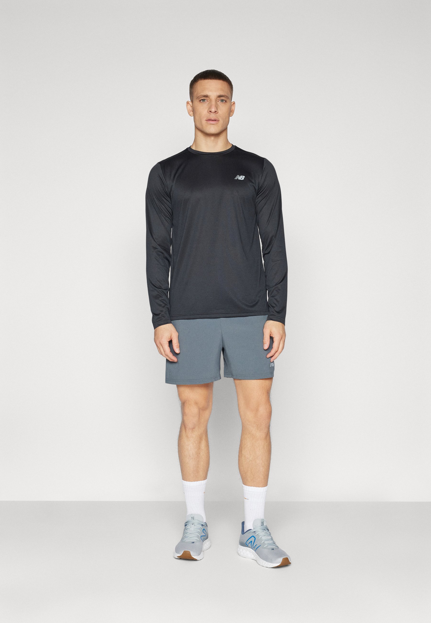 New Balance SPORT ESSENTIALS LONG SLEEVE - Top met lange mouwen - zwart