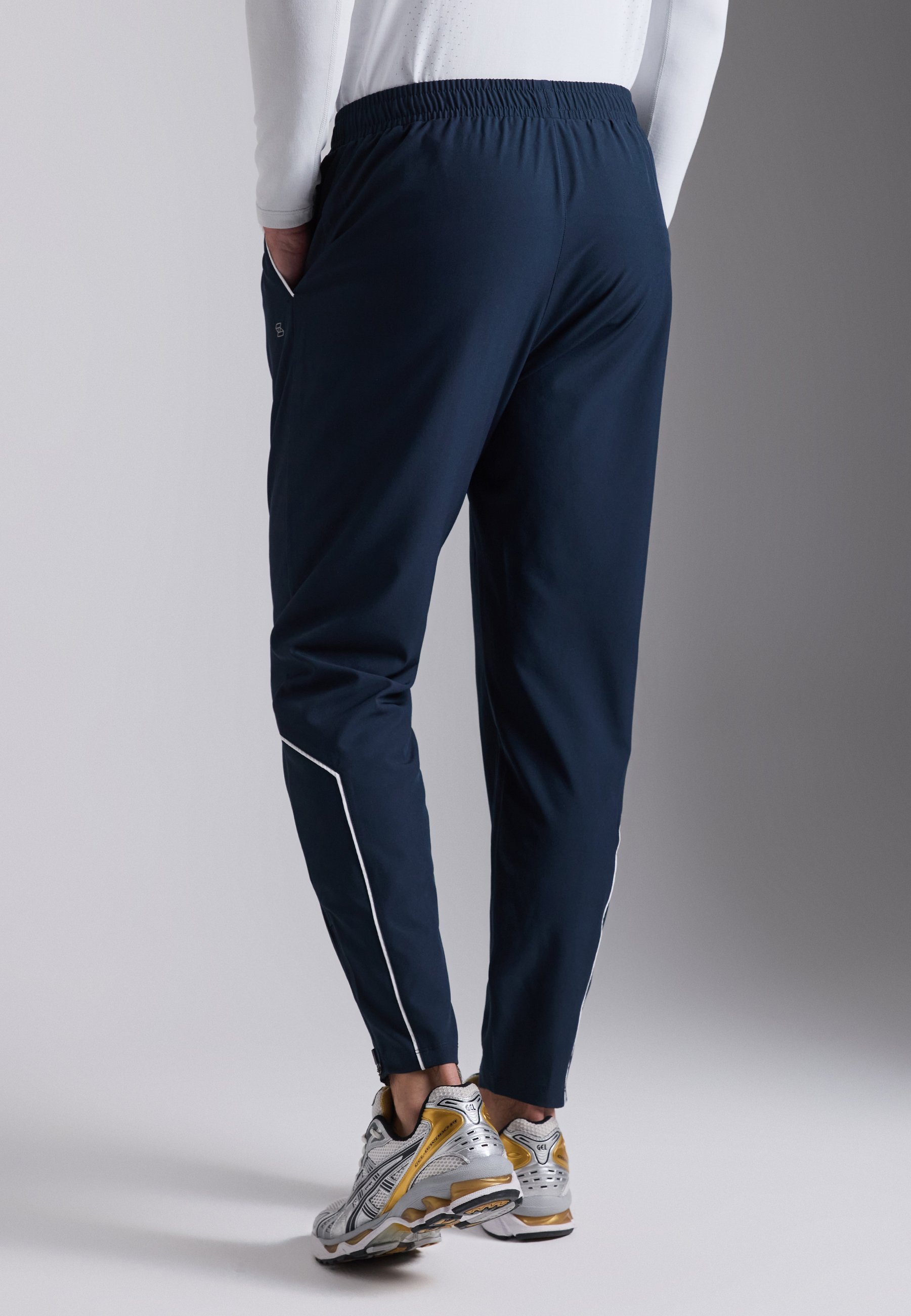 Pier One Sport Slim Fit Trainingsbroek met Zakken en Ritssluiting bij de Enkel - Trainingsbroek - donkerblauw