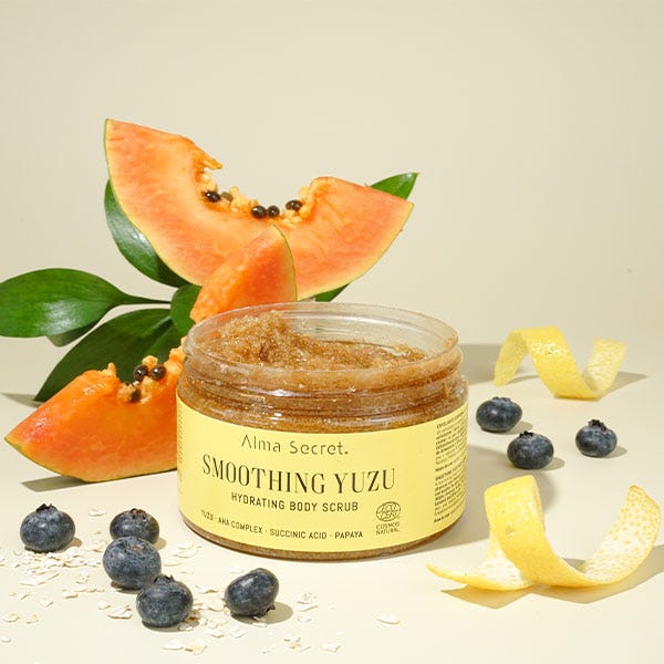 Exfoliant corporal hidratant cu Yuzu pentru netezire | 250 ml