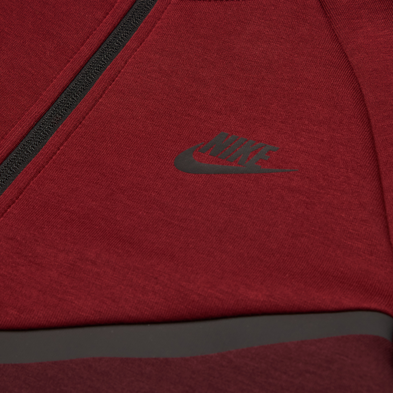 Nike Tech -väriblokki
