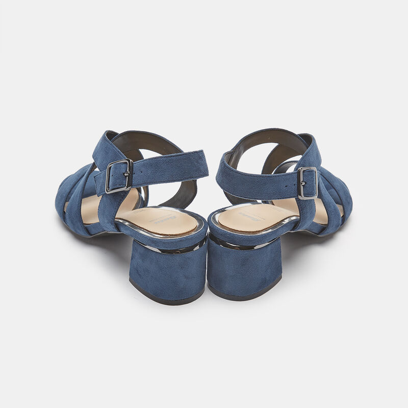Flätade sandaler med blockklack