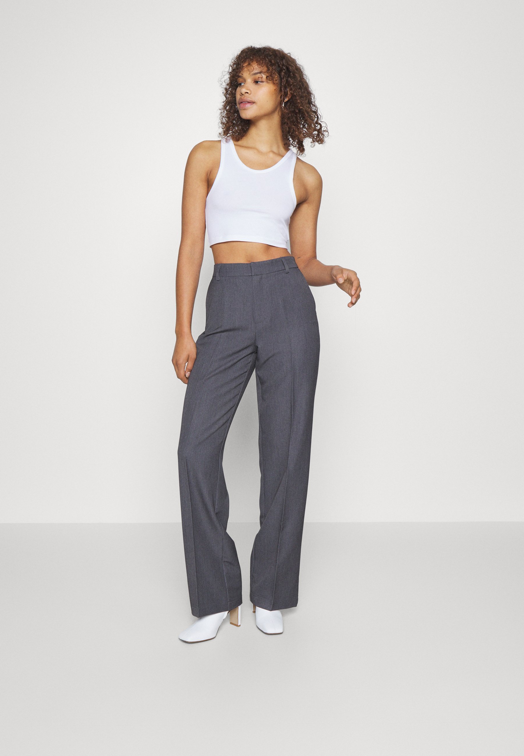 Pantaloni ONLY Tall ONLHATTIE - Pantaloni - grigio scuro