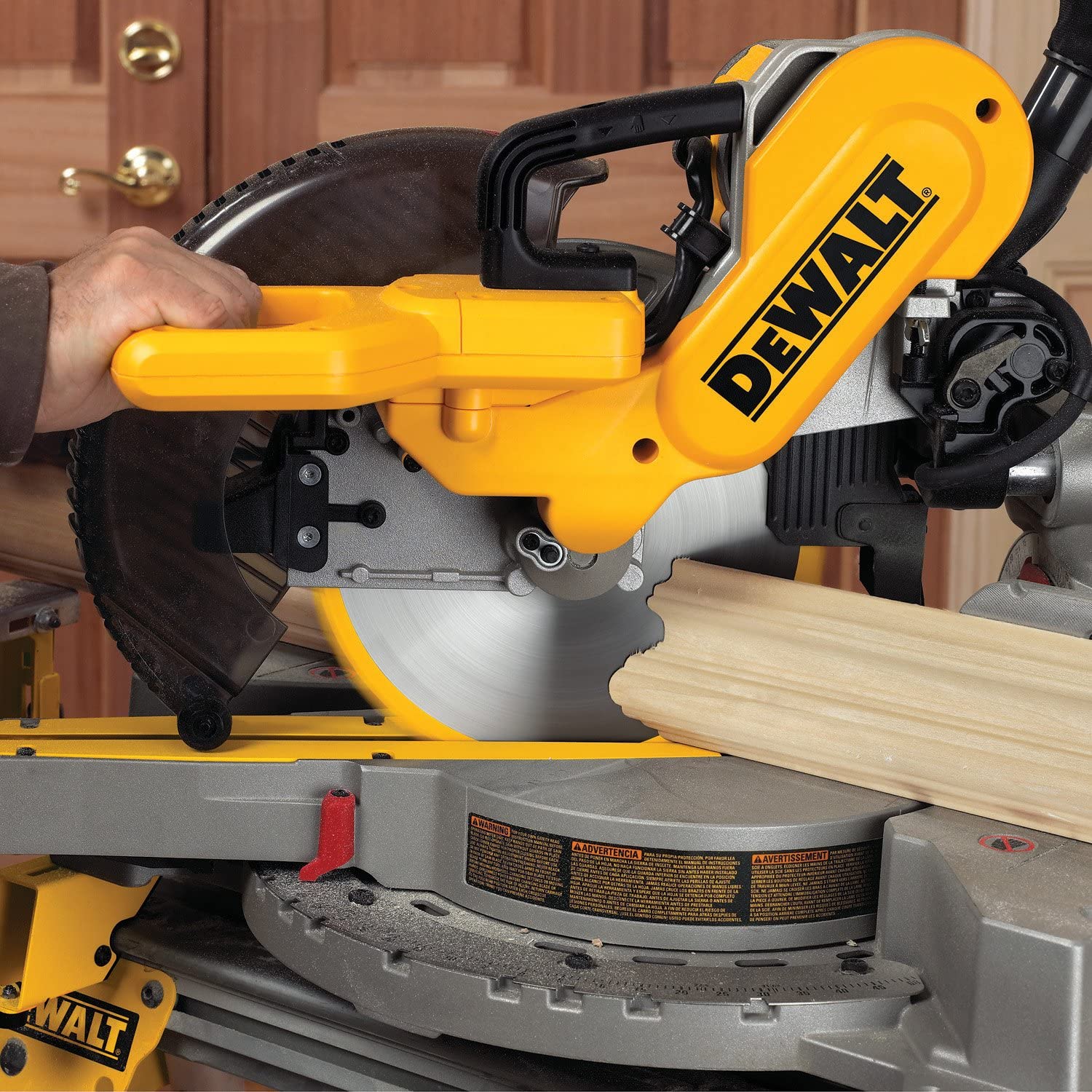 FIERĂSTRĂU CU MITRĂ CULISANTĂ DEWALT DE 25 CM CU SFEM DUBLU (DW717)