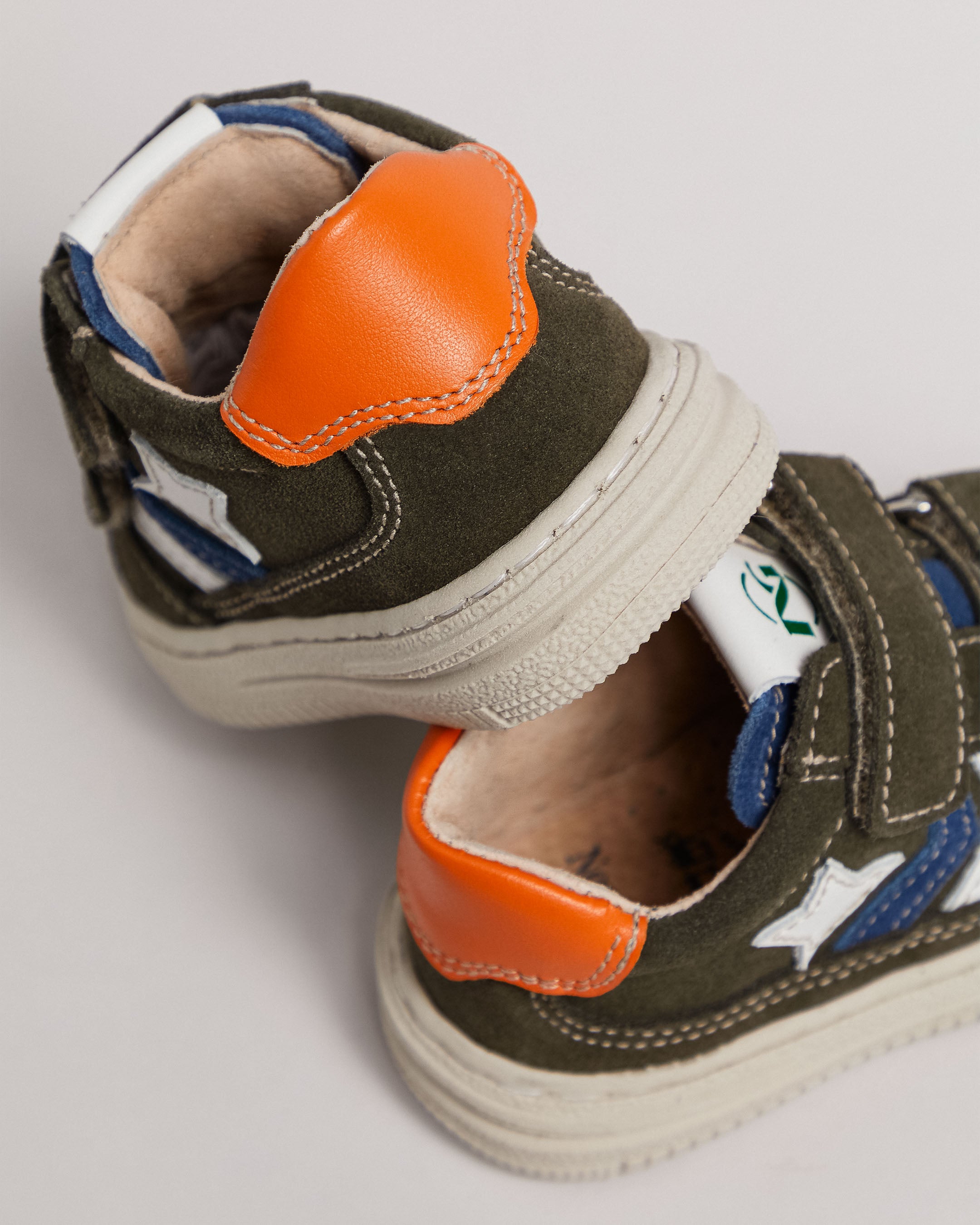  Junior-Sneaker aus Wildleder und Leder für Kinder