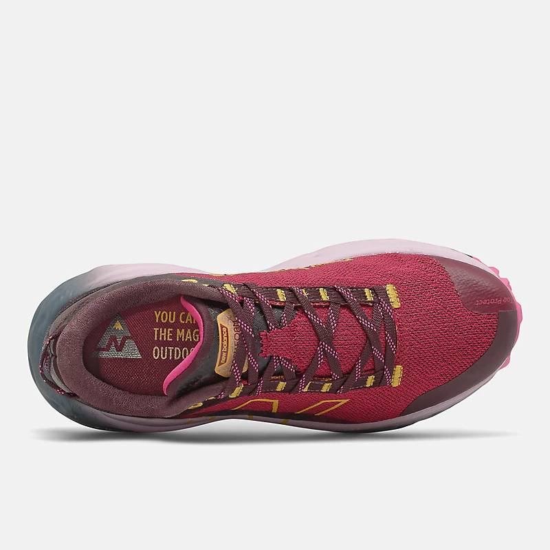 Fresh Foam X More Trail v2 por kobiet – granat ze złotym akcentem