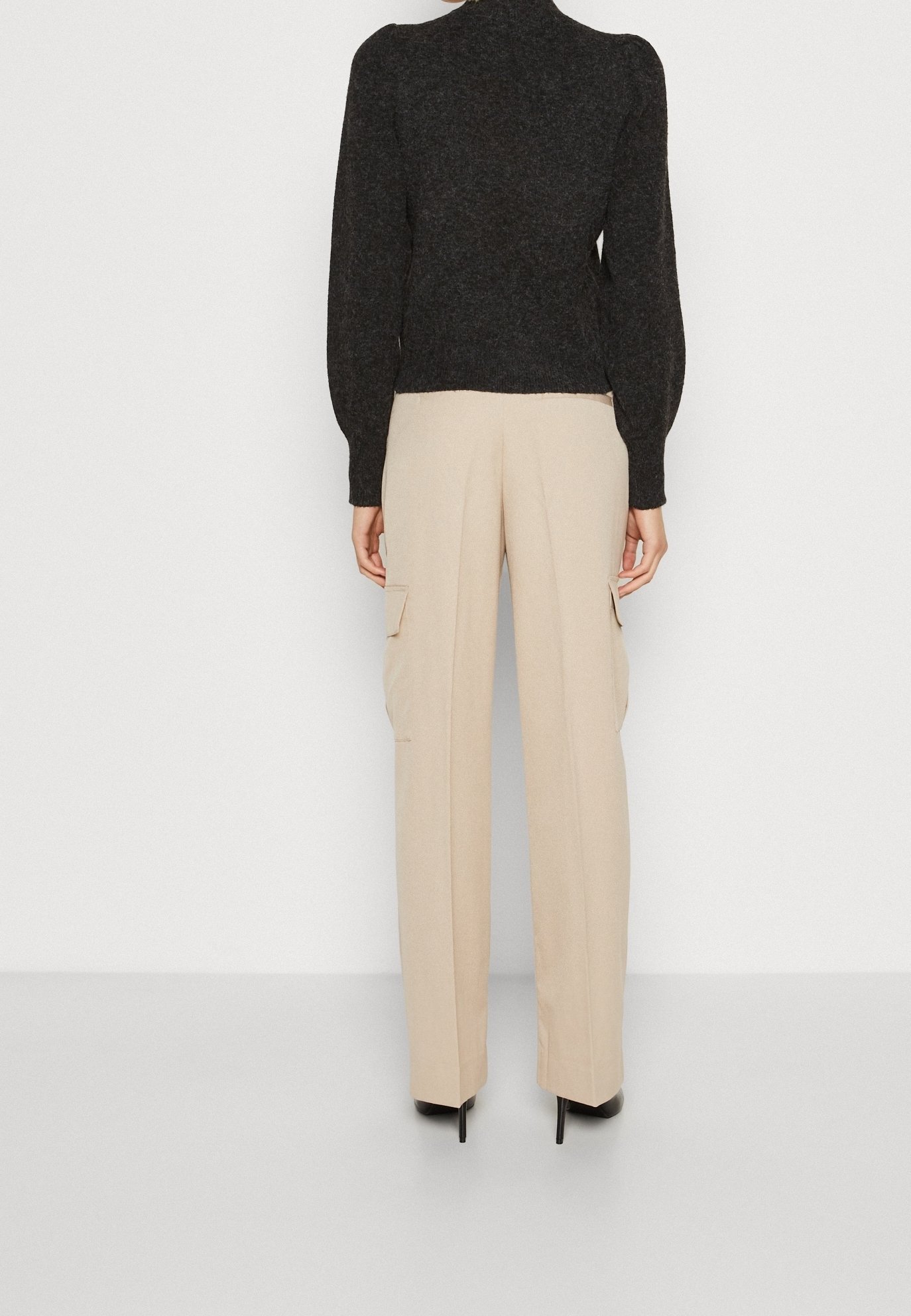 Sweter Vero Moda - czarny