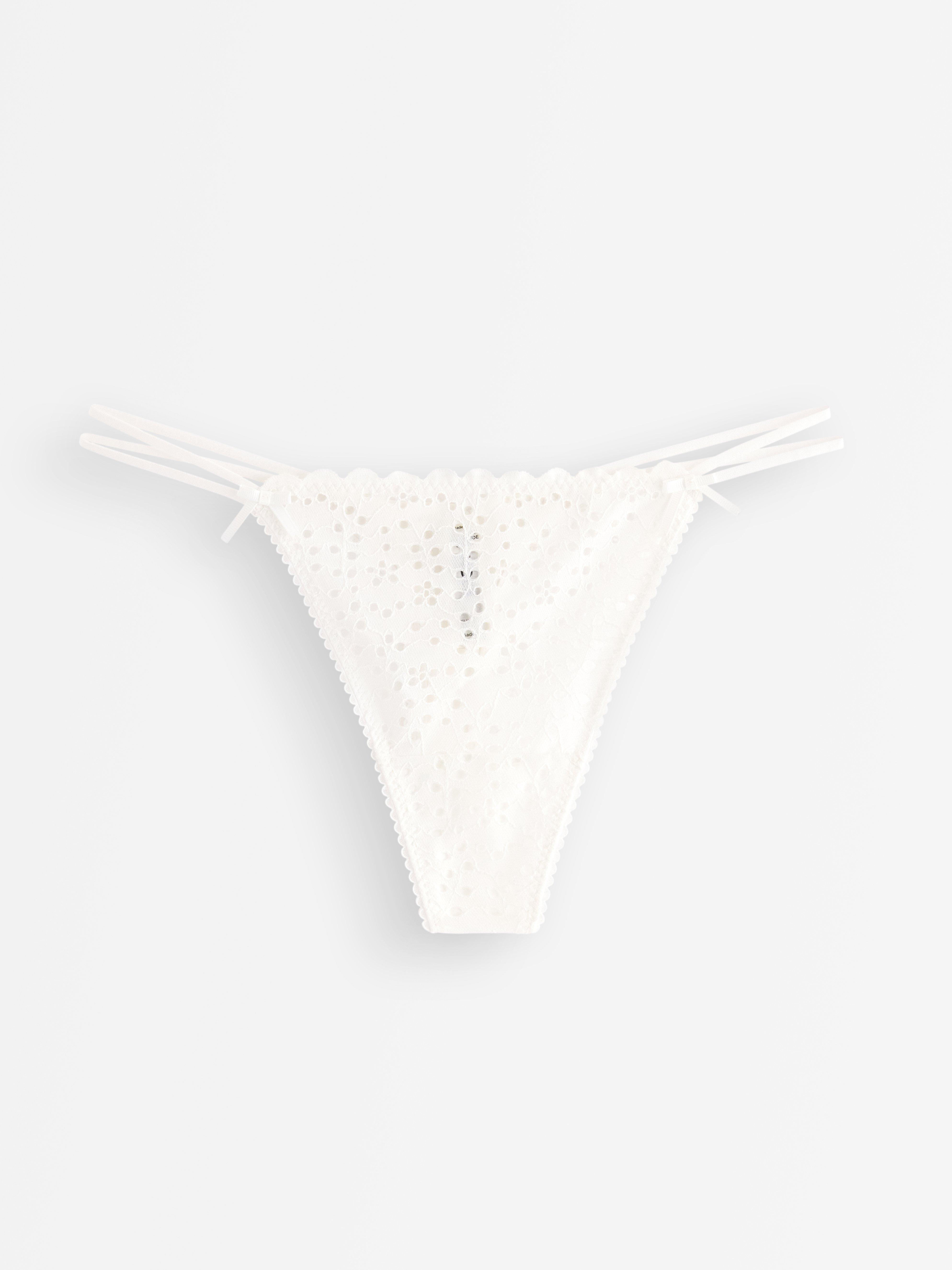 Stringtrosa med broderie anglaise White