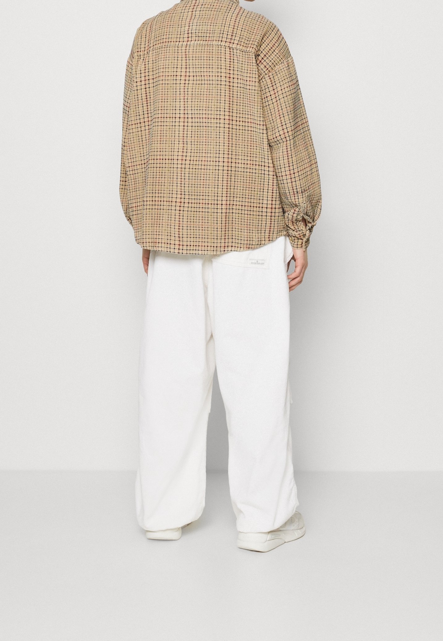 BDG Urban Outfitters shirt - bruin