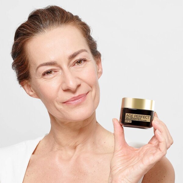 L'Oréal Paris Age Perfect Cell Renaissance revitalizacijska dnevna krema SPF30<br>50ml - Zrela koža