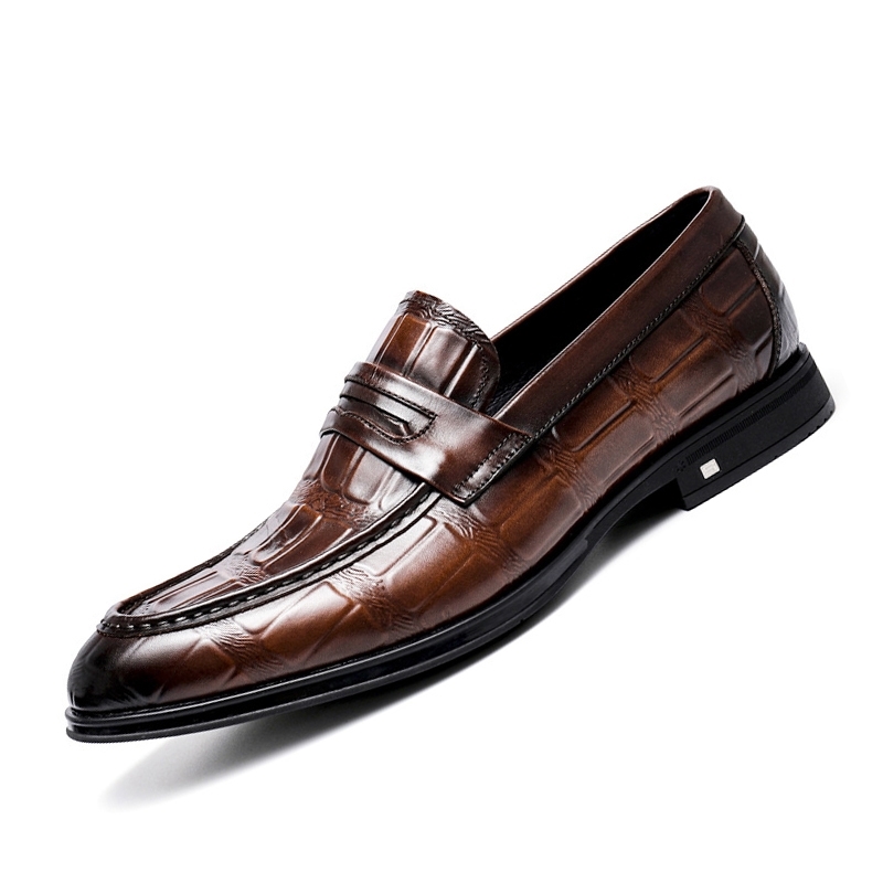 Scarpe in pelle super nuove, scarpe con berretto leggero, scarpe formali da uomo slip-on traspiranti con rilievo per lavoro.