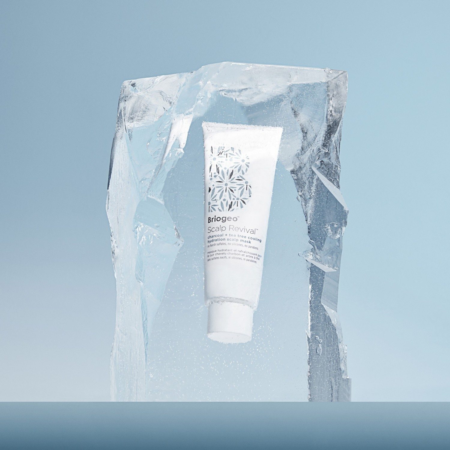 Maska na pokožku hlavy Briogeo Scalp Care Scalp Revival™ s aktívnym uhlím a olejom z čajovníka pre chladivú a hydratačnú starostlivosť – 177 ml