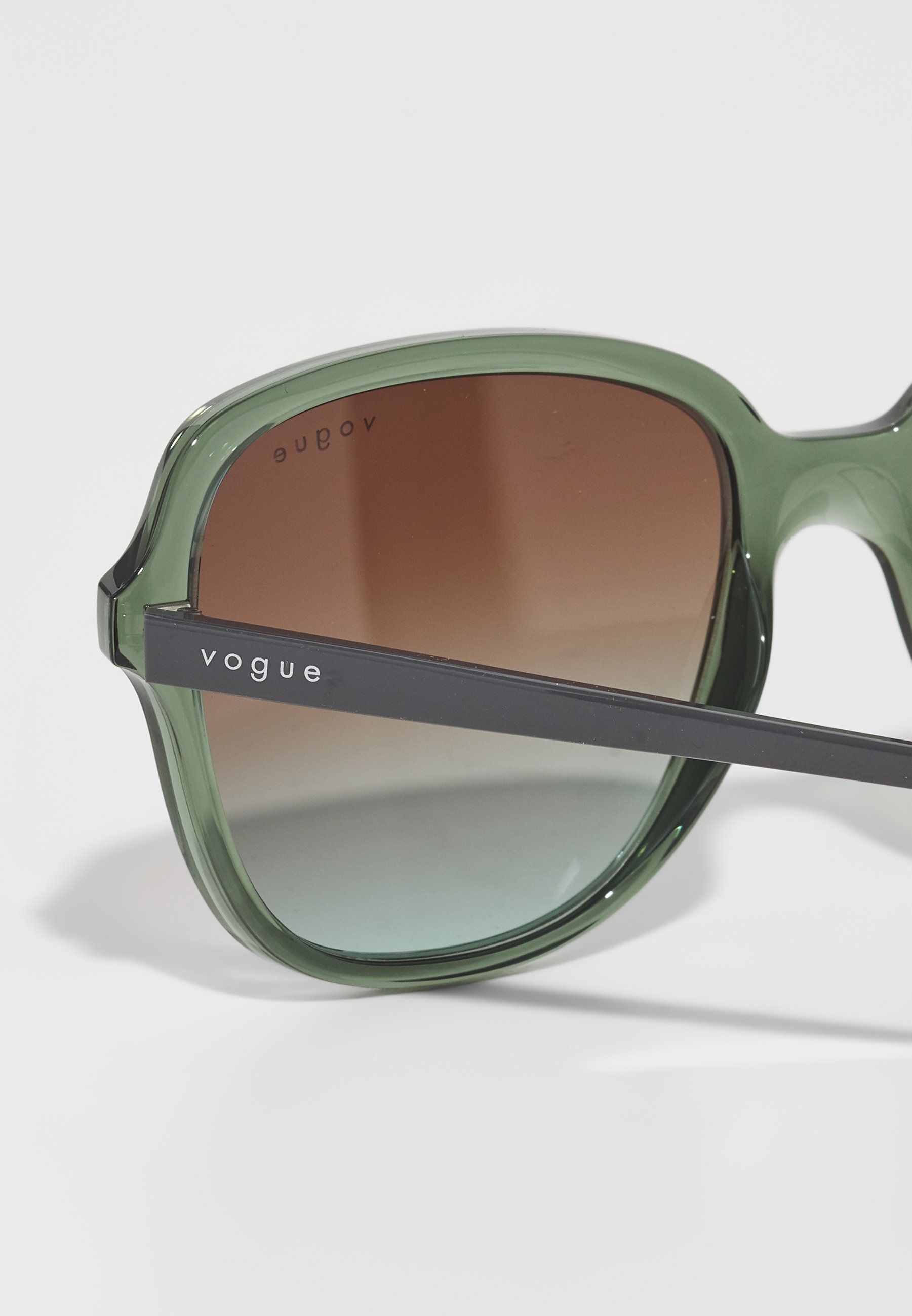 Lunettes de soleil VOGUE Eyewear - entièrement grises