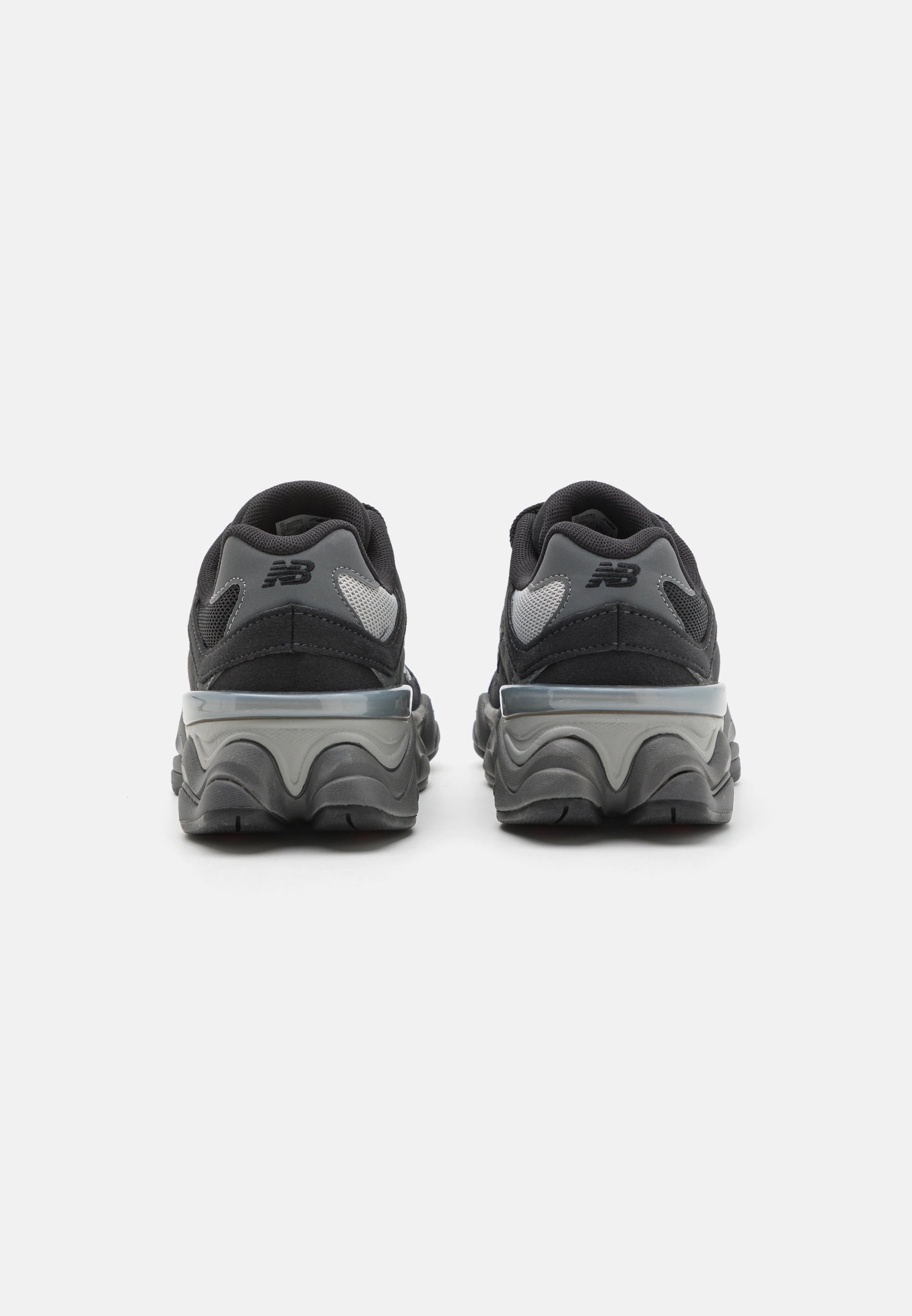 Tênis New Balance 9060 - Preto