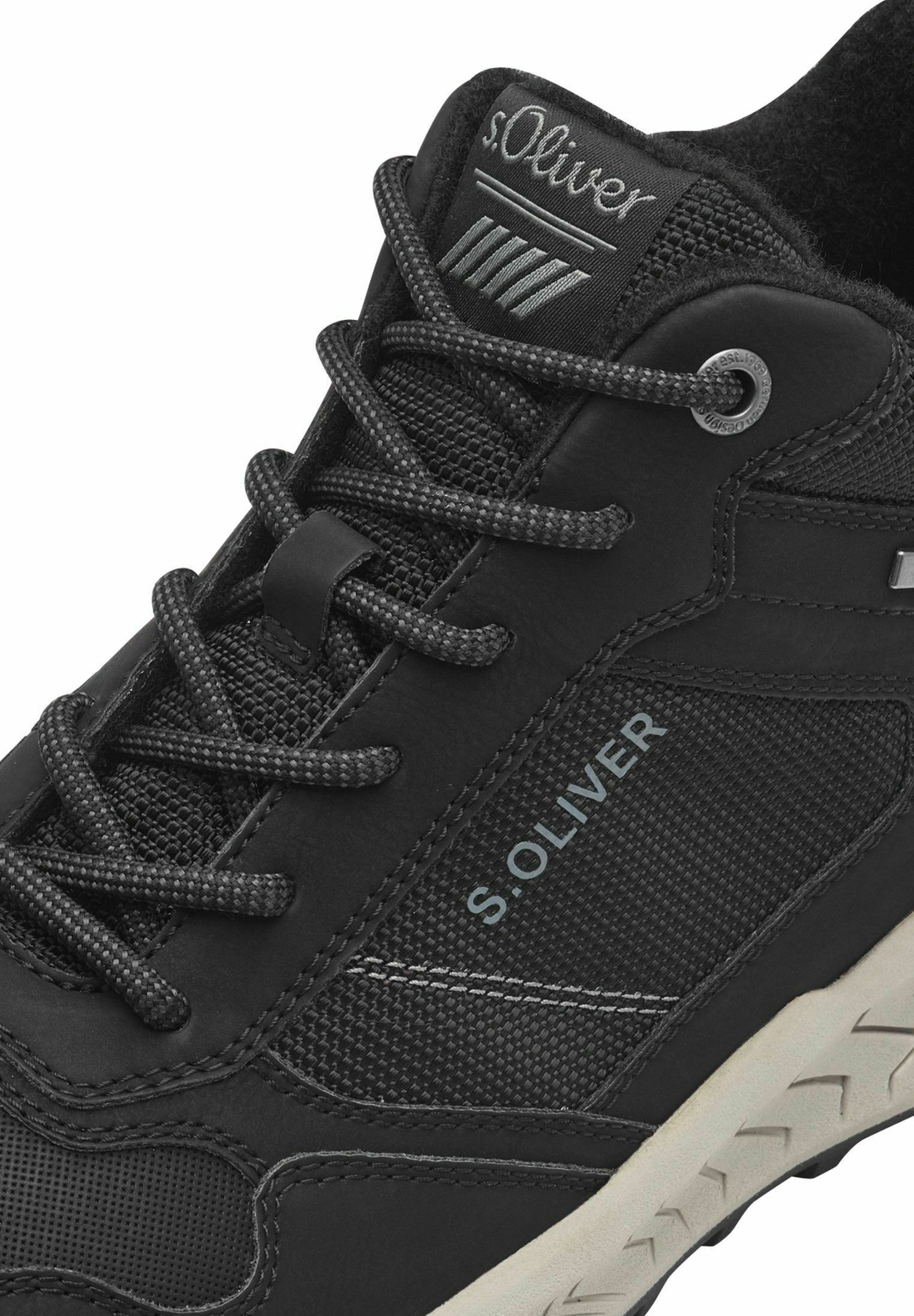 s.Oliver Zimné čižmy - čierne