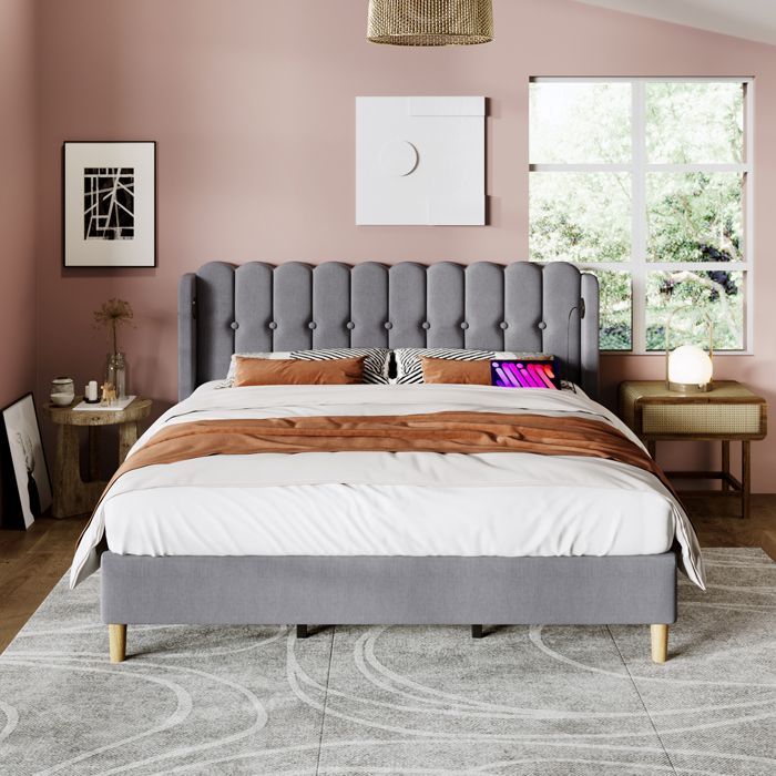 Cama doble gris de 180×200 cm con somier de láminas incluido, puertos USB+Tipo-C, cabecero acolchado, requiere montaje.