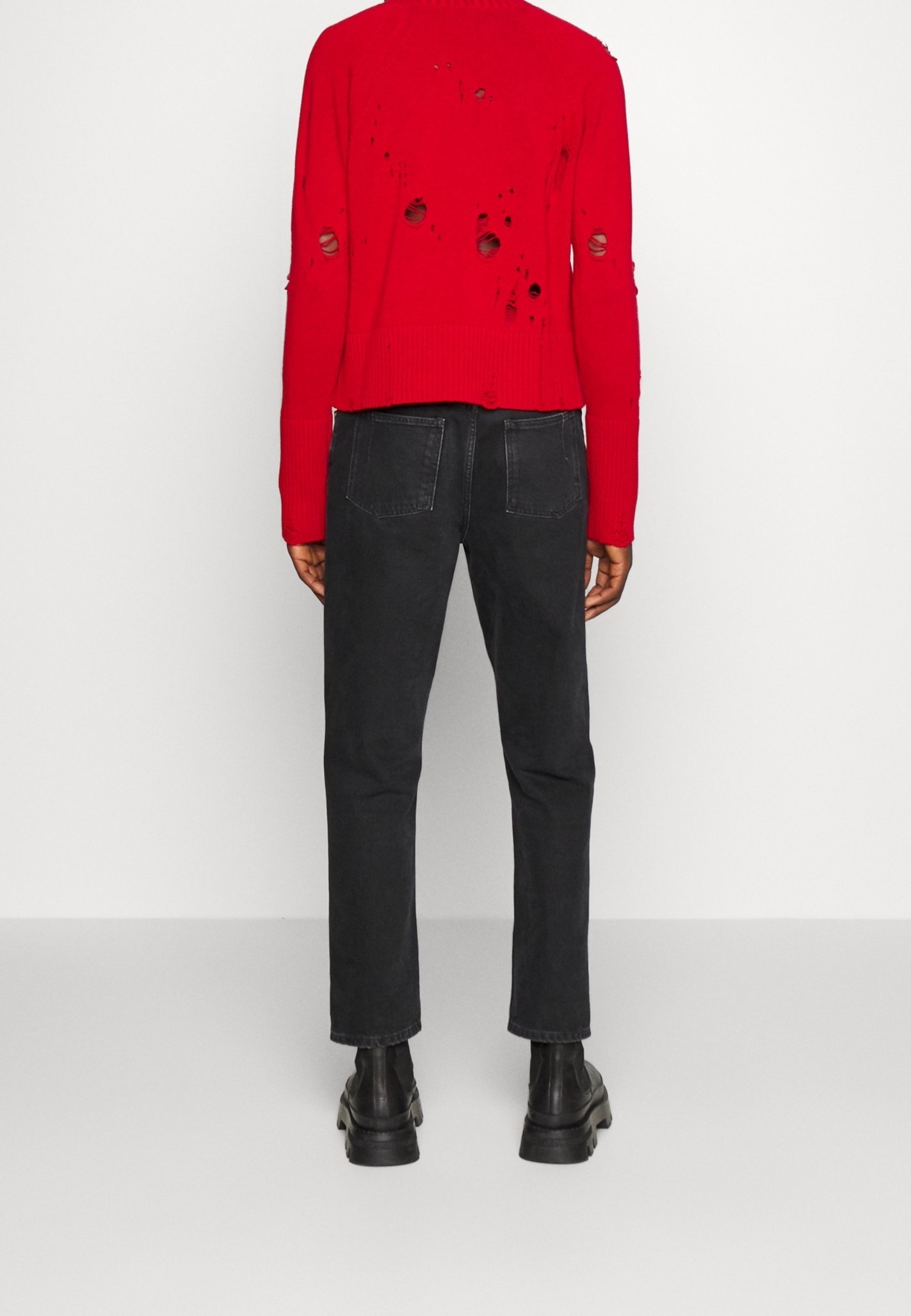N°21 Sweter - czerwony