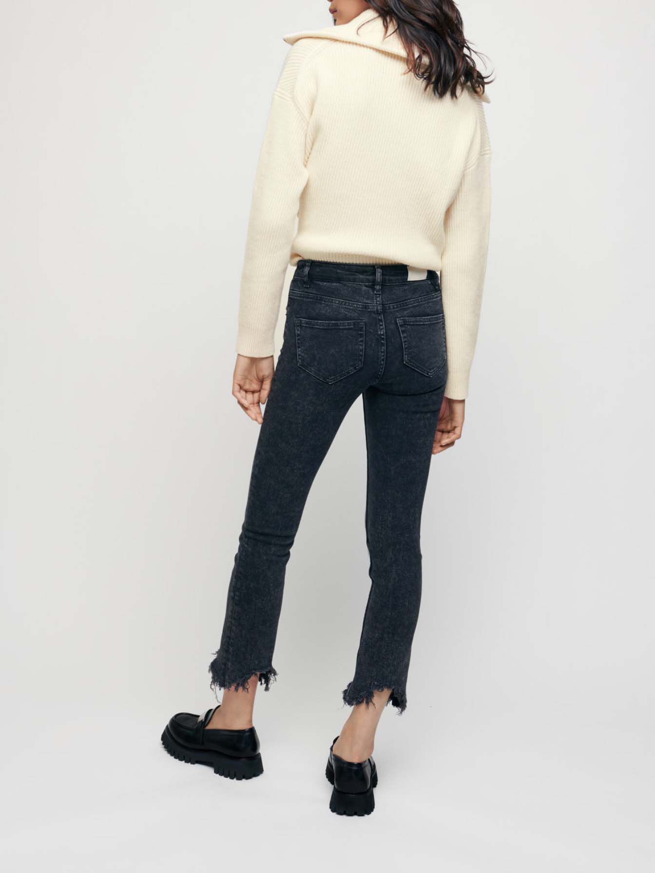 Rechte jeans met gerafelde pijpen - Antraciet
