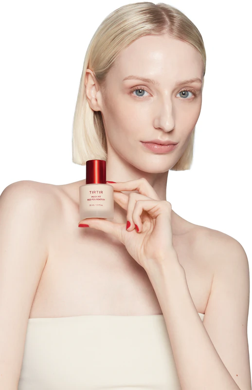TIRTIR Mask Fit Red Foundation je rozjasňujúci a hydratačný tekutý podkladový make-up.