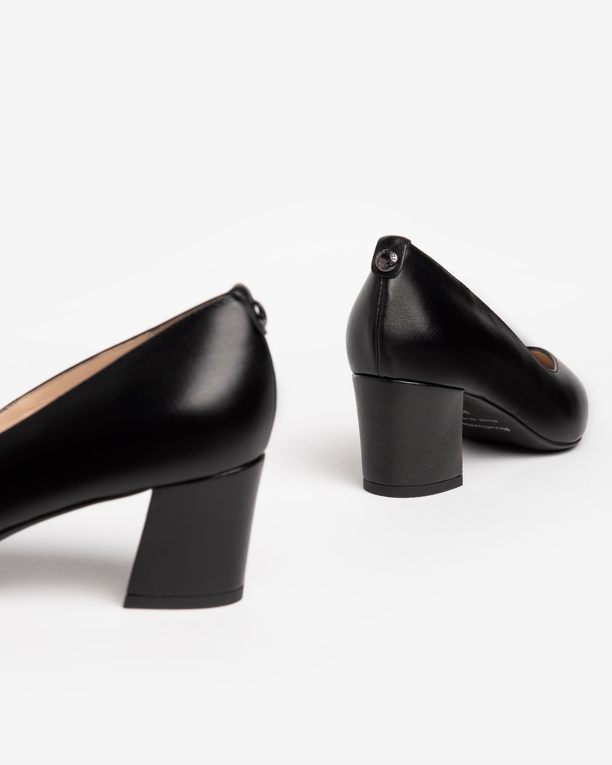  Damen-Pumps aus Leder