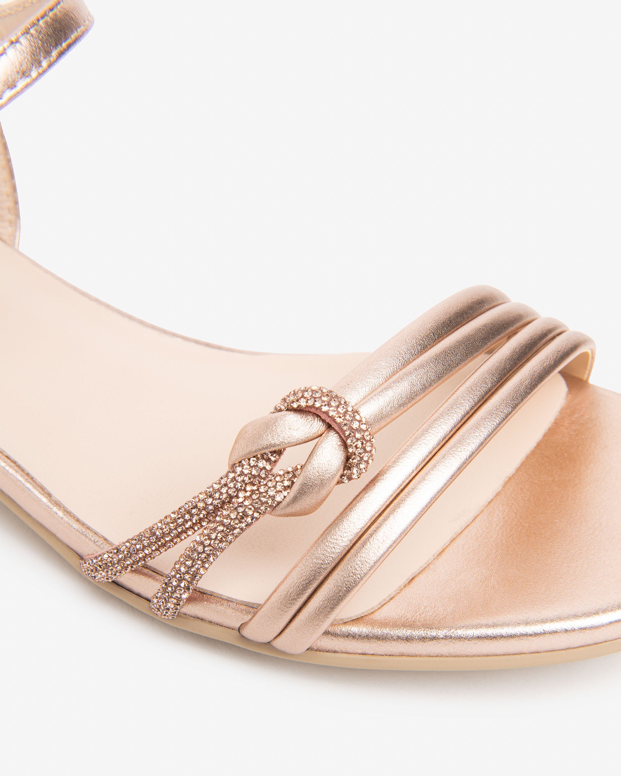  Sandales en cuir pour femmes