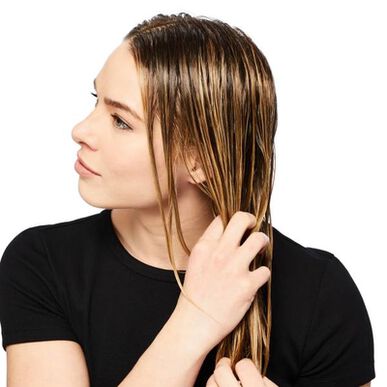 Redken Extreme Anti-Snap Treatment Jätettävä Hiusseerumi Vaurioituneille Hiuksille 240 ml