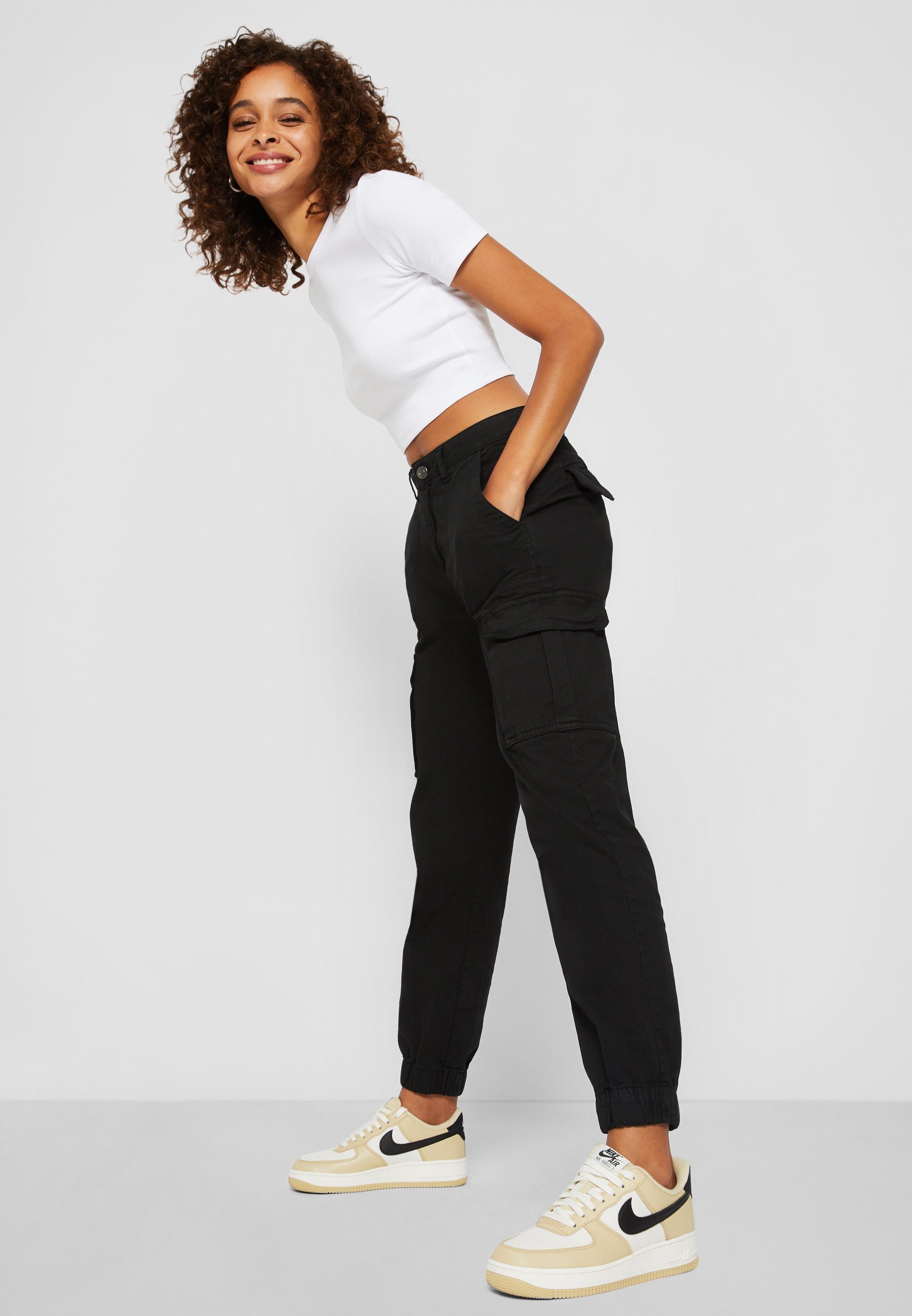 Urban Classics UTILITY - Reisitaskuhousut - black
