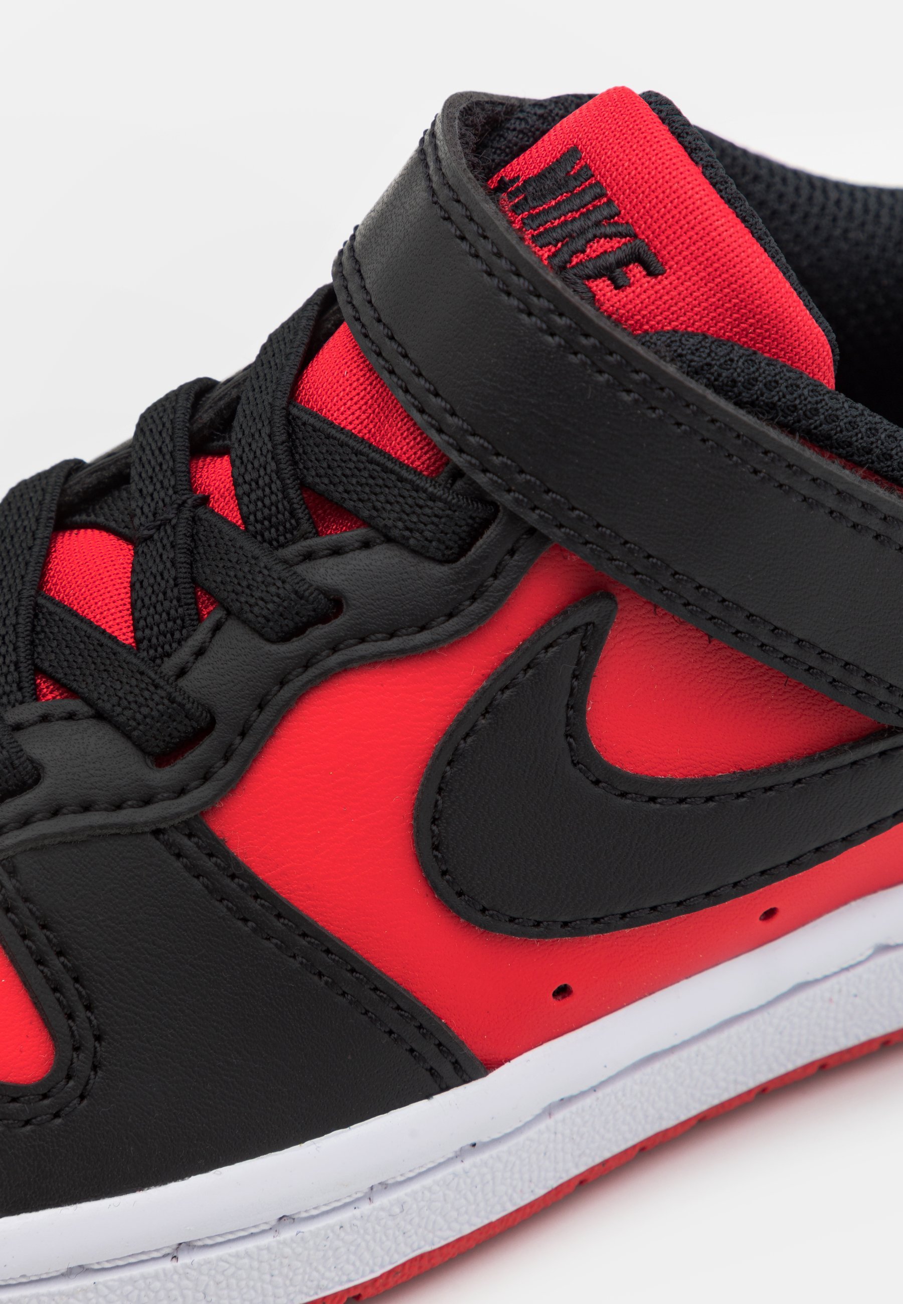 Nike Sportswear COURT BOROUGH - Sneakers - universiteitsrood/zwart/wit