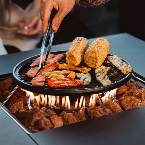Accessory set for the Cube ambient fire table, 2-piece.
