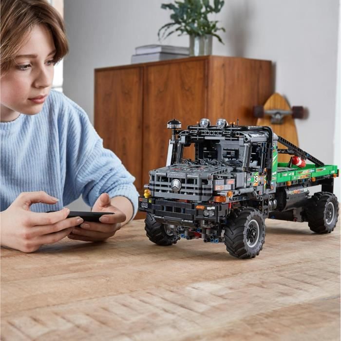 LEGO® Technic Mercedes-Benz Zetros 4x4 Test Truck 42129 - Controllo tramite app