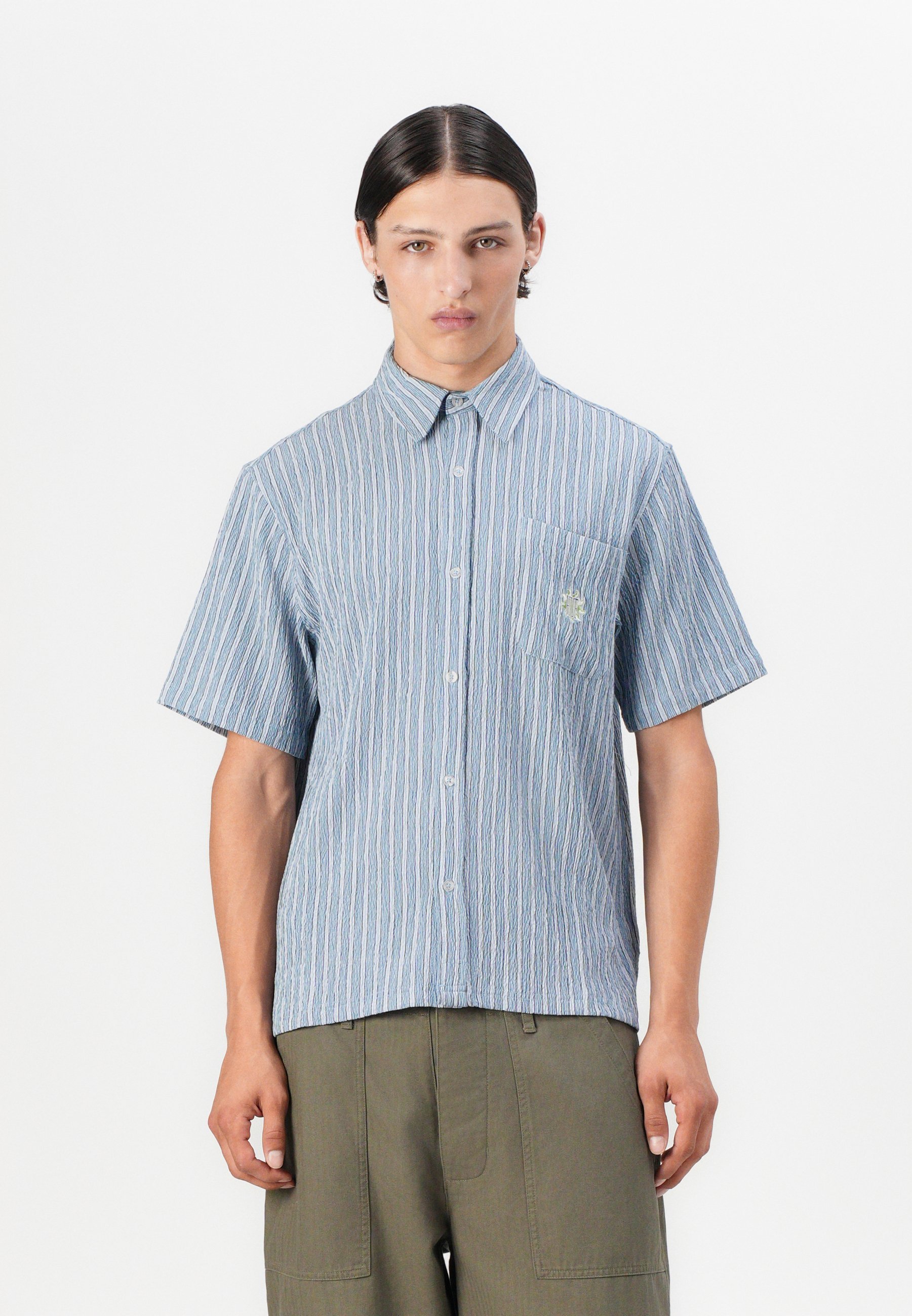 Chemises HUF