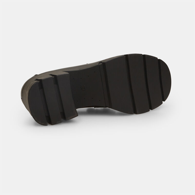 Mokasyny damskie Bata Red Label z obcasem 5,5 cm