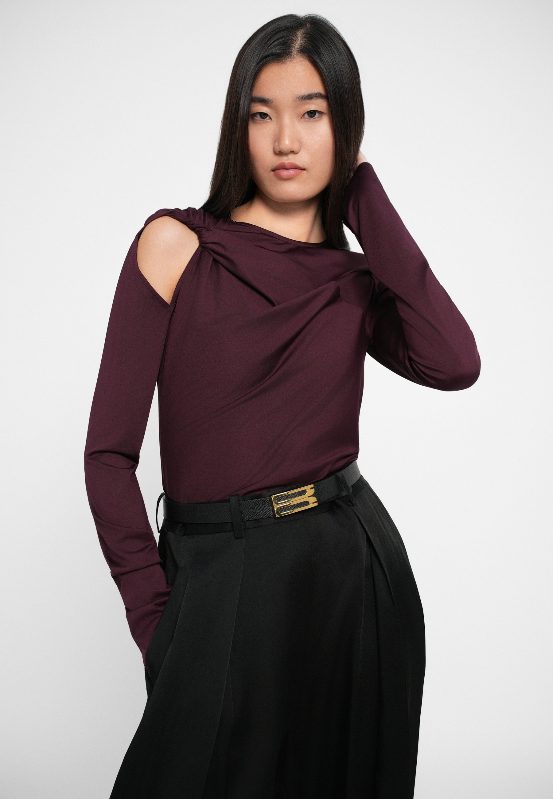 Victoria Beckham top met gedraaid armgatdetail - Top met lange mouwen - bordeauxrood