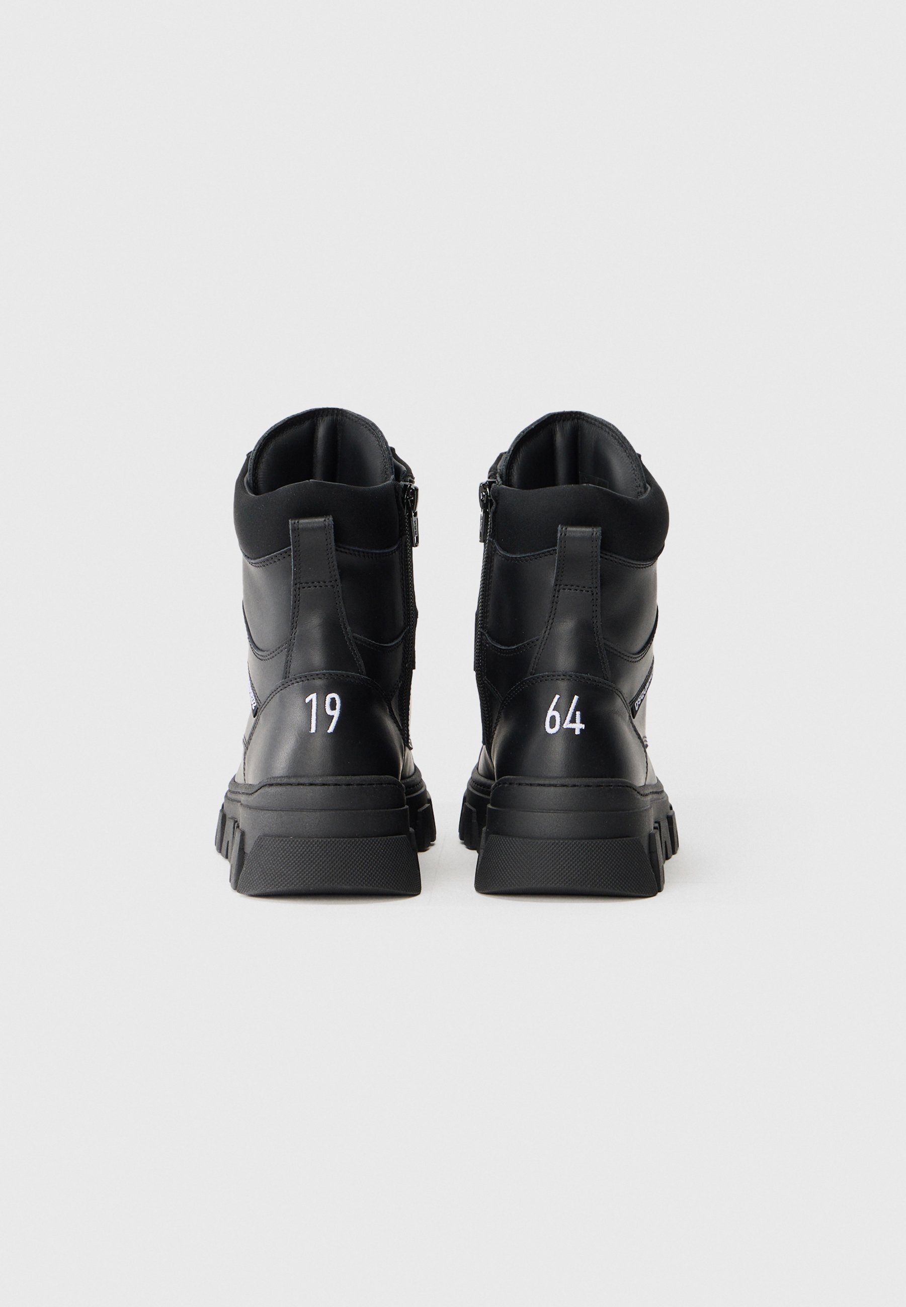 Ghete cu șireturi Dsquared2 - negre