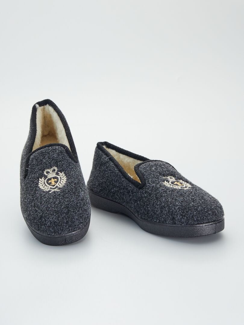 Pantufas de lã com brasão - Pretas