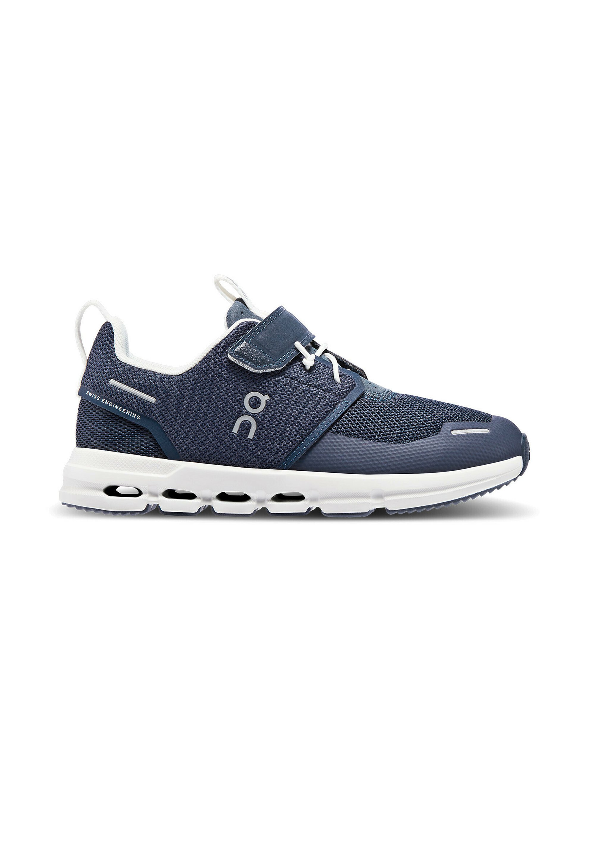 On CLOUD PLAY - Sneaker - Mitternachtsweiß
