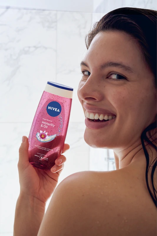 NIVEA освежавајући гел за туширање са локвањем и уљем