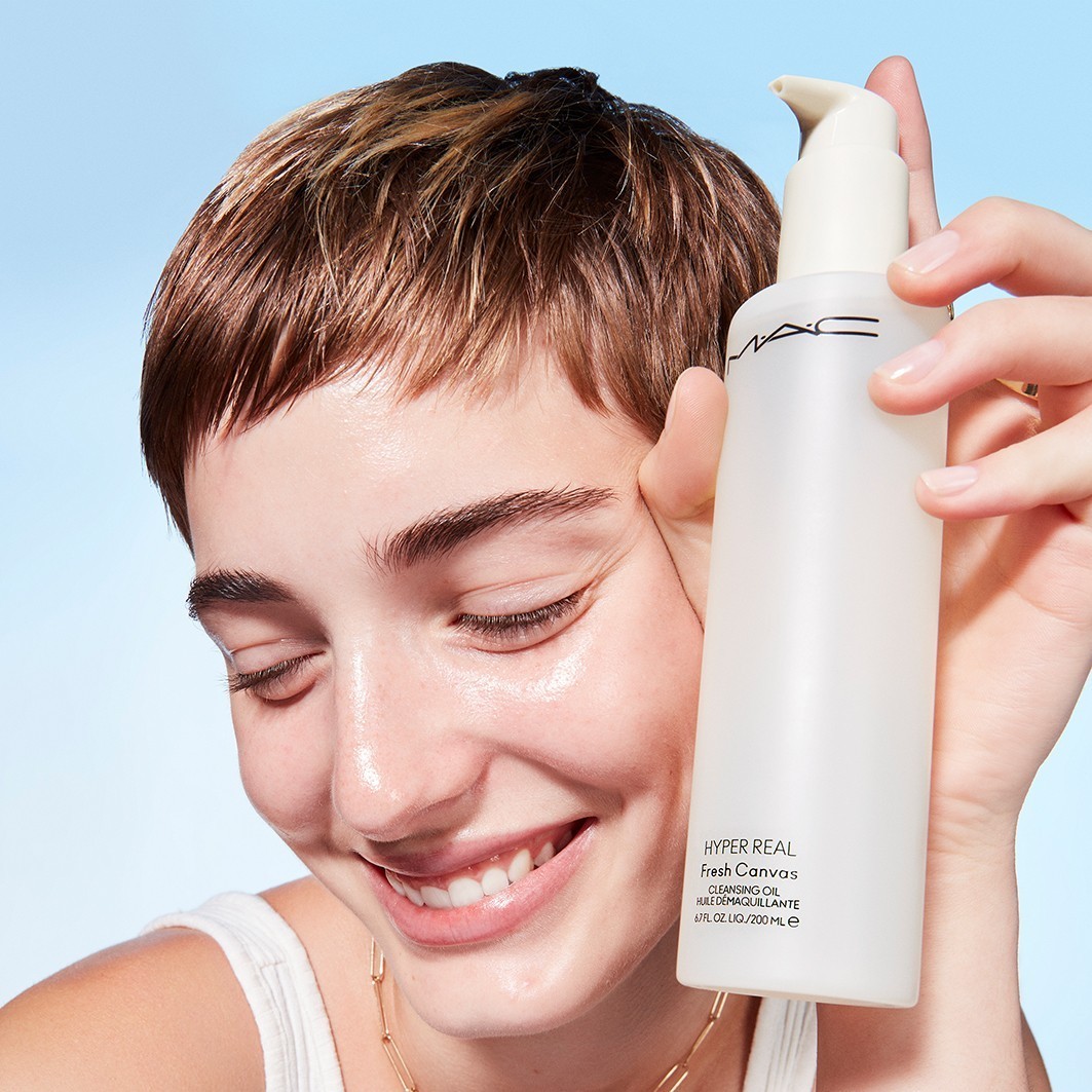 MAC Hyper Real Skincare Fresh Canvas tīrīšanas eļļa - 200 ml