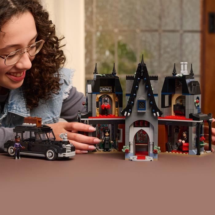 LEGO Wednesday 76786 Cdiscount Exclusive Morticia's Mansion - Building Set for Ages 10+ - Mini-Dolls