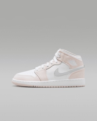 Air Jordan 1 Mid Older Kids' Shoes
