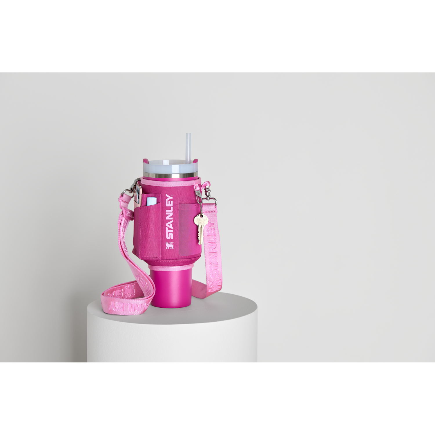 Nosič lahví na vodu/ramenní popruh Stanley | 1,18 l – THE QUENCHER H2.0 FLOWSTATE™ HRNÍK – 1 kus