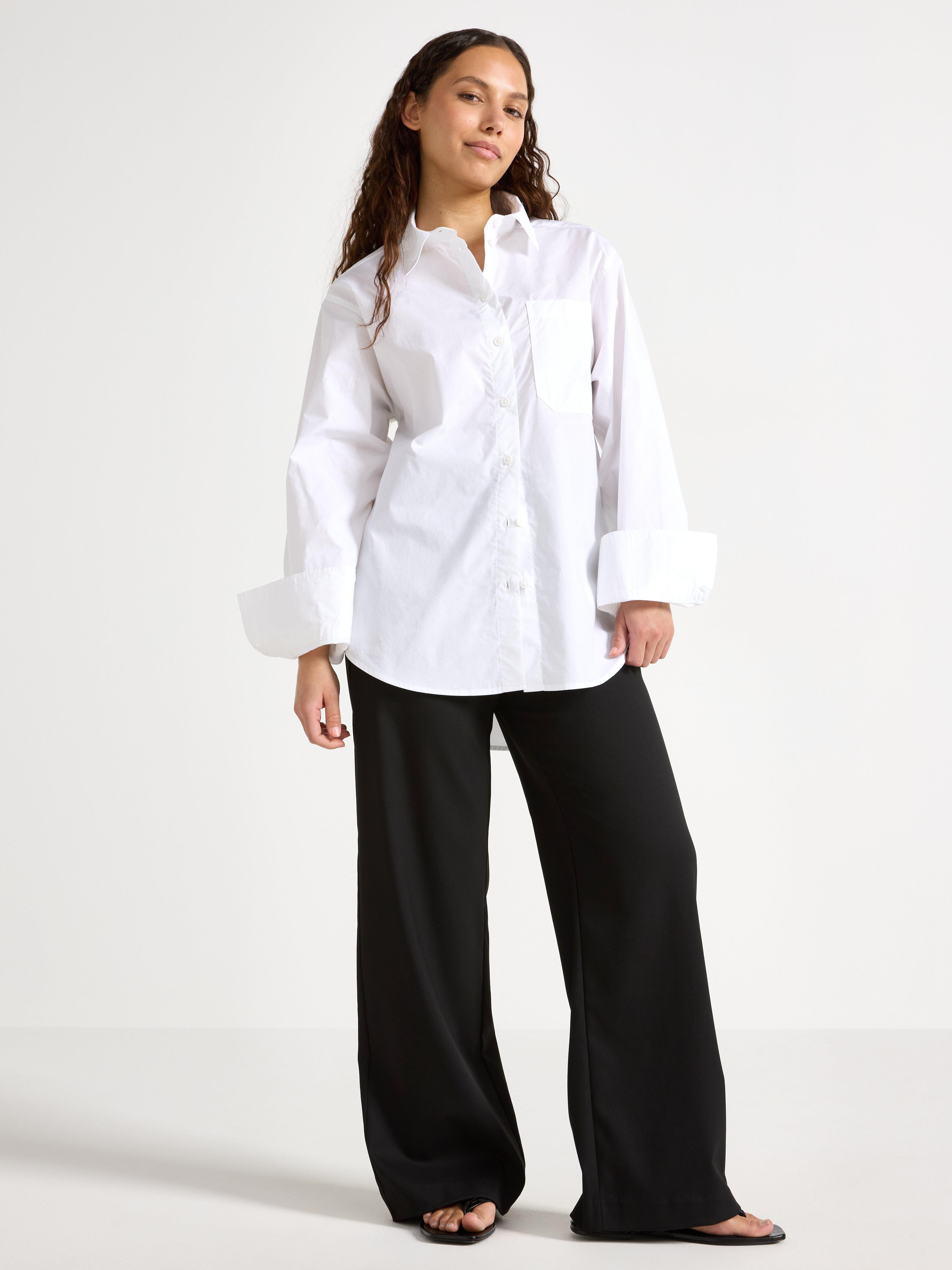 Pantalon large LYKKE à jambes courtes Noir