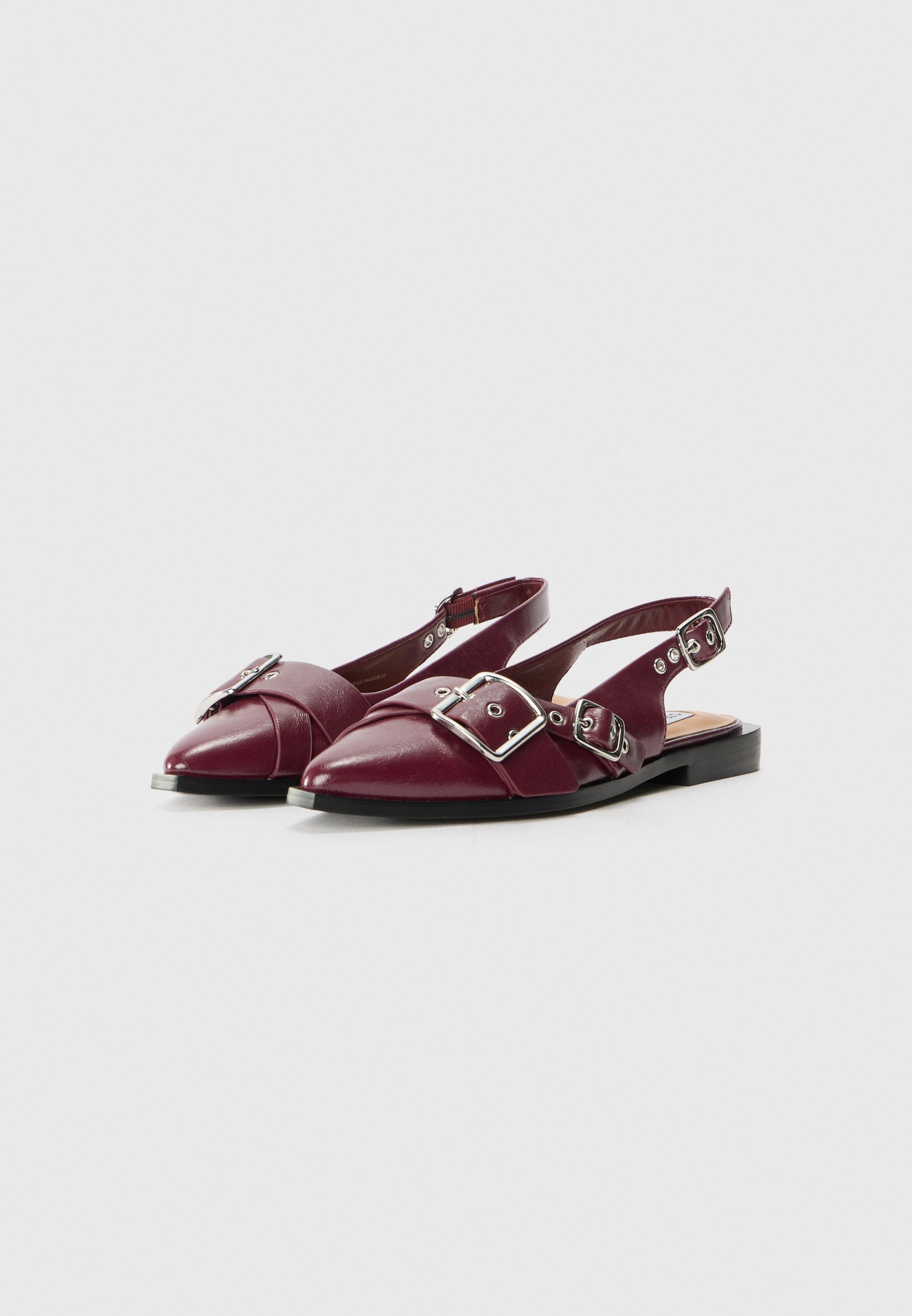 Steve Madden GREZLY - Ballerine con cinturino posteriore - ciliegia scura